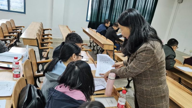 小标题：网络课程：灵活便捷，但需自律